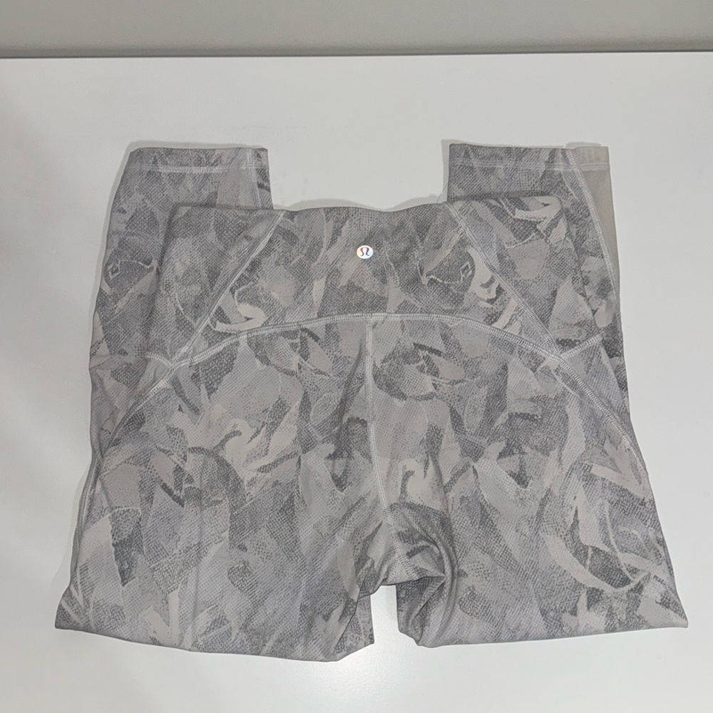 LULULEMON cropped leggings
